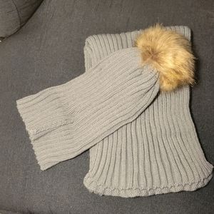 Toodler Hand and scarf